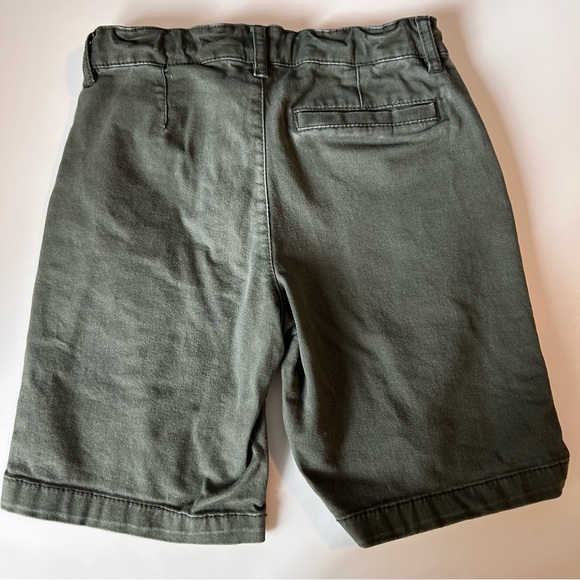 Two pair boys Old Navy shorts - Picture 6 of 8